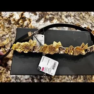 CHANEL | Accessories | Chanel Gold Flowers Leather Belt  display picture 3